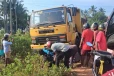 கிளிநொச்சியில் டிப்பர் வாகனம் மோதி விபத்து - சாரதி படுகாயம்