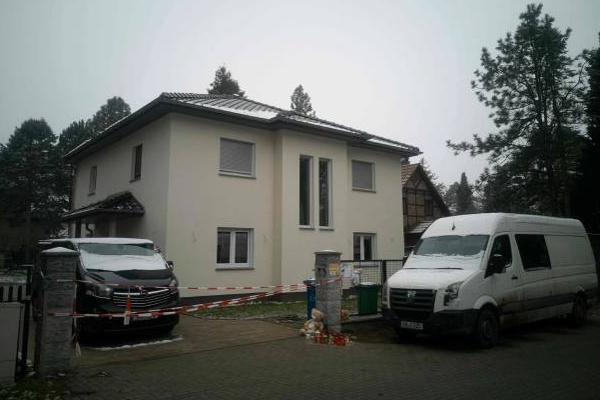 ஜேர்மனியில் மனைவி - மூன்று குழந்தைகளை கொடூரமாக கொன்ற தந்தை! வெளியான அதிர்ச்சி காரணம் | Murder Germany Father Killed Wife Three Girls