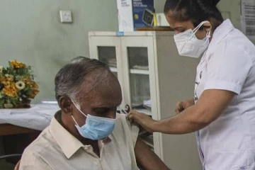 கொரோனா தடுப்பூசியின் மூன்றாவது தவணை வழங்க அரசு திட்டம்!