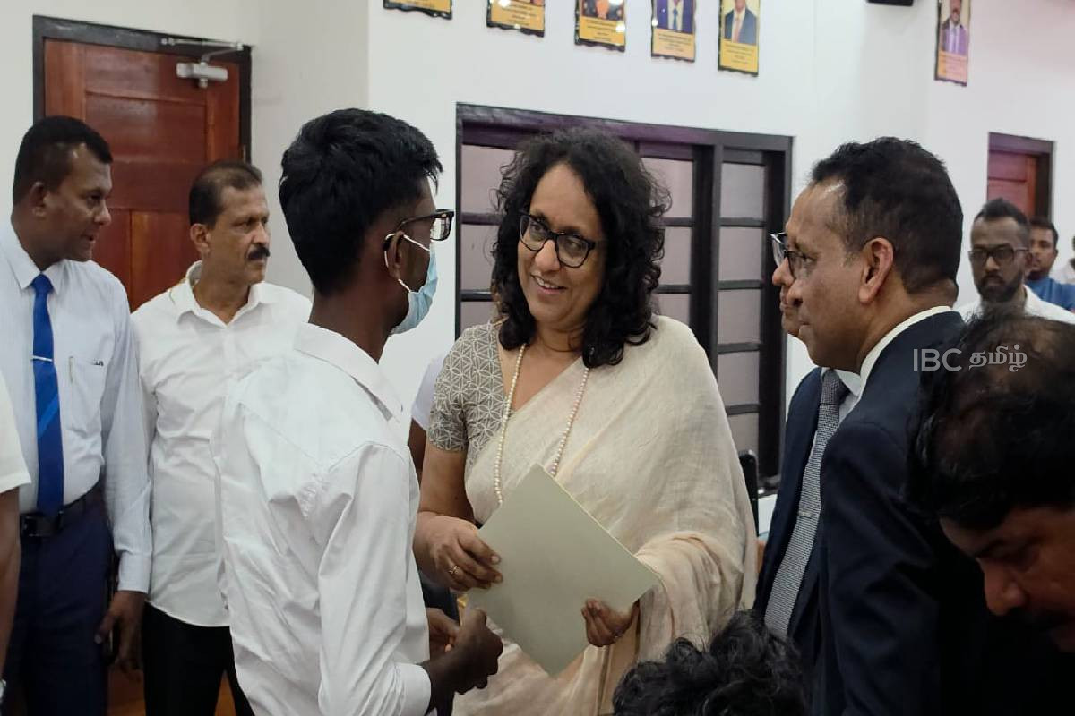 யாழில் விசேட தேவையுடைய பல்கலை மாணவர்களுக்கு நிதியுதவி | Financial Assistance Uni Students Special Needs