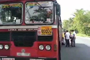 நூற்றுக்கும் மேற்பட்ட பயணிகளை காப்பாற்றிய சாரதி: குவியும் பாராட்டுக்கள்