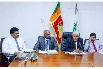 சூழல் விழிப்புணர்வுகளை மக்கள் மத்தியில் ஏற்படுத்த நடவடிக்கை (Photo)