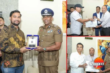 මෙව්වනම් හොද වැඩ - කෙහෙල්බද්දර පද්මේ ඇතුළු සෙට් එක අල්ලපු පොලීසියට උපහාර