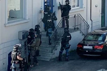 சுவிஸ் சூரிச் மண்டலத்தில் பரபரப்பு; அதிரடியாக கைது செய்யப்பட்ட இளைஞர்!