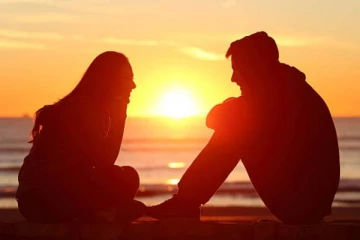 காதலிக்கு இடைவிடாமல் லிப்லாக் முத்தம் கொடுத்த காதலனுக்கு நேர்ந்த விபரீதம்!