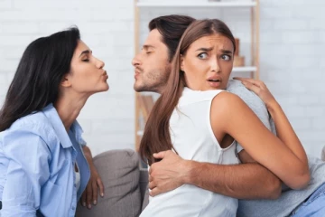 கணவரின் காதலியால் மன உளைச்சல் ; நீதிமன்றத்தை நாடிய பெண்ணுக்கு அதிர்ச்சி!