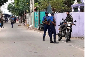 யாழ். அனலைதீவில் மேற்கொள்ளப்பட்ட சுற்றிவளைப்பில் இருவர் கைது!