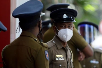 சோதனைக்கு சென்ற அதிகாரிகள் மீது தாக்குதல்