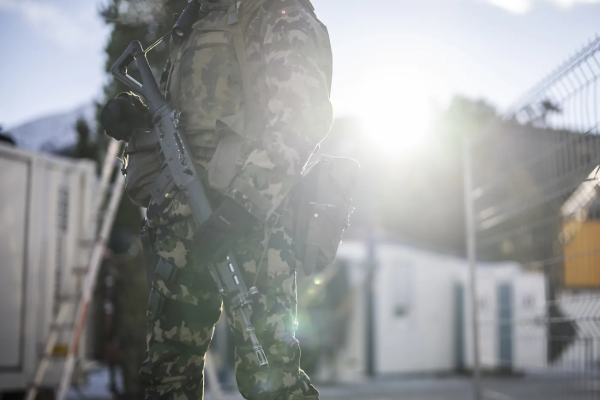 சுவிஸ் நகரமொன்றில் குவிக்கப்படும் ராணுவம்: பின்னணி | Swiss Army Deploys Amid Wef Trump Visit