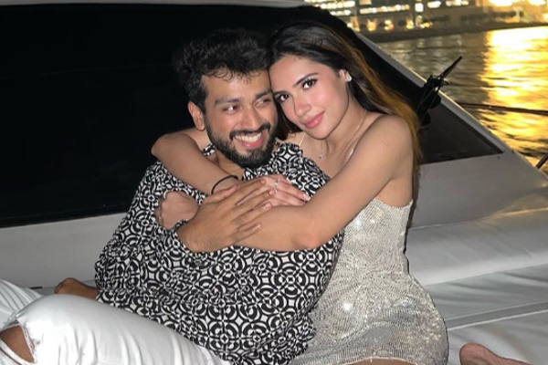 மாடல் அழகியுடன் உல்லாசத்தில் ஜெயராம் மகன், வெளிவந்த புகைப்படம் | Jayamram Kalidas Dating With Model