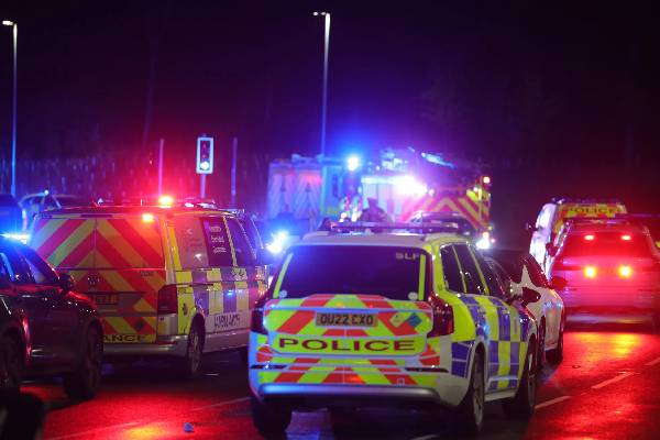 லண்டன் இரயிலில் கோர சம்பவம்... உயிருக்கு போராடும் பலர்: சிக்கிய இருவர் | Huntingdon Stabbing 9 Fighting For Life