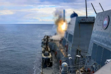 ஓமான் வளைகுடாவில் தீவிரமடையும் போர்! 11 ஈரானிய கப்பல்களை மூழ்கடித்து அதிரடி காட்டும் அமெரிக்கா