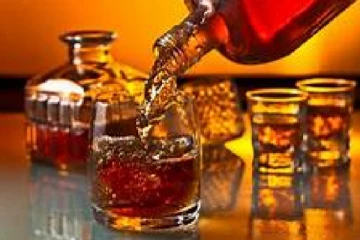 ඔබ මත්පැන් පානය කරන කෙනෙක්ද එසේ නම් ජිවිතය වැරදීමට පෙර කියවිය යුතුම ලිපියක් මෙන්න.