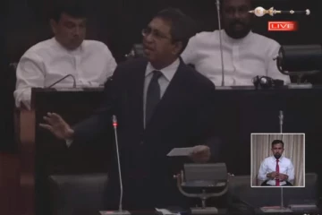 இது ராஜபக்ச ஆவிகள் பயமுறுத்தும் அரசாங்கம்: ரூபாவை போல் அரசாங்கமும் வீழ்ச்சியடையும் - ஹர்ச டி சில்வா