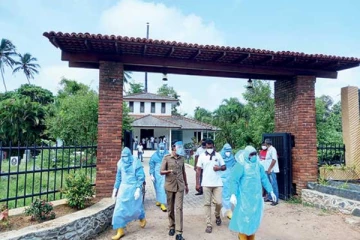கொவிட் சடலத்தை பார்த்து ஓட்டம் பிடித்த மக்கள் - தகனம் செய்யும் இடத்தில் குழப்பநிலை