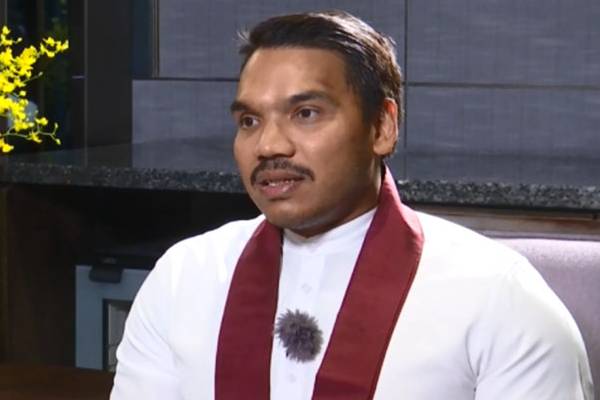 நாட்டின் நிர்வாகம் மற்றும் வெளிநாட்டு அரசியல் குறித்து நாமல் எச்சரிக்கை | Namal Warns About Country Gove Foreign Politics