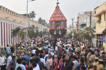 ஸ்ரீரங்கம் ரெங்கநாதர் கோவிலில் தை தேரோட்டம் கோலாகலம்