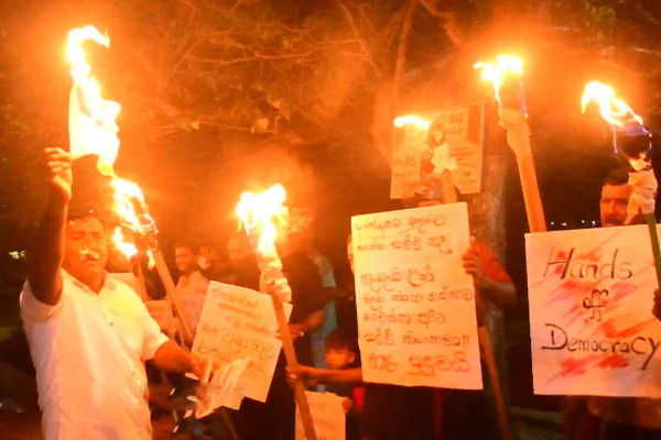 மின் கட்டண அதிகரிப்பை எதிர்த்து தீப்பந்தப் போராட்டம்! | Fireball Protest Electricity Tariff Increase