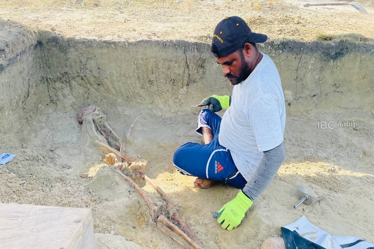 செம்மணியில் இன்றும் 10 என்புக்கூடுகள் அகழ்வு | Chemmani Mass Graves Jaffna செம்மணியில் இன்றும் 10 என்புக்கூடுகள் அகழ்வு | Chemmani Mass Graves Jaffna