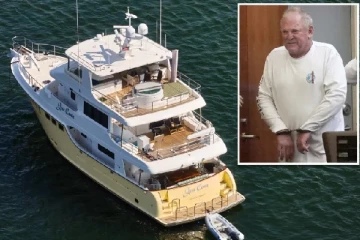 ஆபாச படமெடுக்கும் சொகுசு கப்பல்: போதைப் பொருட்கள், துப்பாக்கிகள் பறிமுதல்