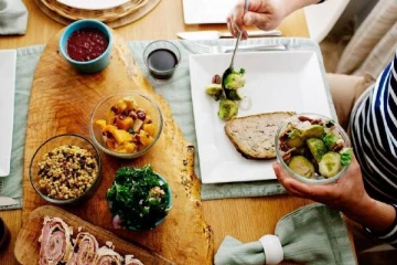 உலகில் சாப்பாட்டுப் பிரியர்கள் மிகுந்த நாடு எது தெரியுமா? திகைக்க வைக்கும் தகவல்