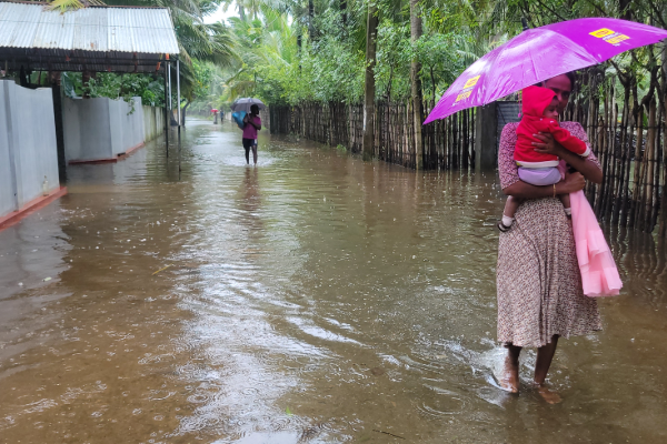 யாழ்பாணத்தை புரட்டிப்போட்ட புயல் ; முழுமையான பாதிப்பு விபரங்கள் வெளியாகின | Storm Wreaks Havoc In Jaffna யாழ்பாணத்தை புரட்டிப்போட்ட புயல் ; முழுமையான பாதிப்பு விபரங்கள் வெளியாகின | Storm Wreaks Havoc In Jaffna