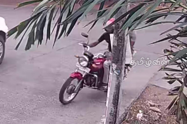 வயோதிப பெண்ணின் கழுத்தில் இருந்த தங்க சங்கிலியை அறுத்தெடுத்து தப்பி ஓடிய இருவர் | Gold Chain Snatched In Batticaloa