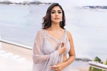 ஜிம்மில் இருந்து தப்பி ஓடும் நடிகை மிருணாள் தாகூர்.. வைரலாகும் வீடியோ, இதோ!