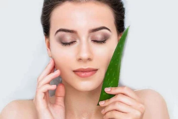 உங்க சருமத்தை சிகப்பழகுடன் வைத்து கொள்ளனுமா? இதோ 10 அற்புத அழகுகுறிப்புகள்