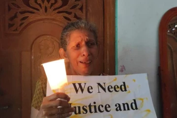 சிறிலங்கா இராணுவத்தை நம்பி ஒப்படைத்த பிள்ளைகள் எங்கே? வீடுகளில் இருந்தவாறே அடையாள கவனயீர்ப்பு போராட்டம்!