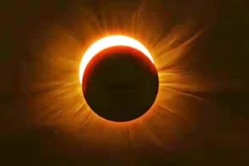 சில தினங்களில் சந்திர கிரகணம் 2023: எச்சரிக்கையாக இருக்க வேண்டிய ராசி யார்?