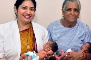 58 வயதில் இரட்டை குழந்தைகளை பெற்றெடுத்த பாட்டி!