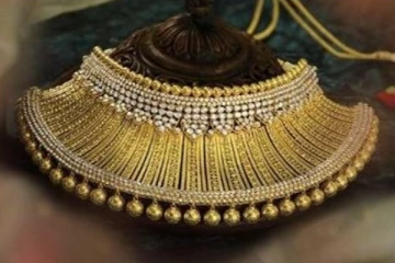 சரசரவென ஏறிய வேகம்.. அப்படியே குறைந்த தங்கம் விலை - இன்றைய நிலவரம்