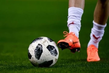 உலகக்கிண்ண ஆடவர் கால் பந்தாட்ட போட்டியில் முதன்முறையாக பெண் நடுவர் நியமிப்பு