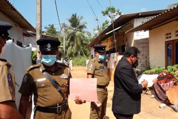 குழுகளுக்கிடையில் மோதல்; இருவர் படுகொலை