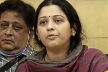 பிச்சைக்காரியாக இருக்கிறேன், எனக்கு யாரும் இல்லை, உதவுங்கள்- கதறி கதறி அழும் நடிகை