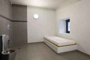 சுவிஸ் சிறைசாலையில் விபரீத முடிவை மேற்கொண்ட இலங்கை இளம்பெண்!