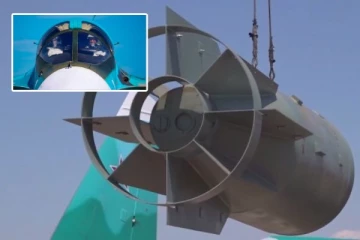 15 அடி நீளம், 6614 பவுண்டு எடை! உக்ரைன் மீது ரஷ்யா ராட்சத குண்டு தாக்குதல்