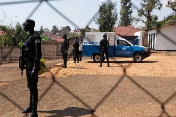 வீட்டின் சமையலறையில் குழி தோண்டி சடலங்களை புதைத்த கொடூர நபர்!