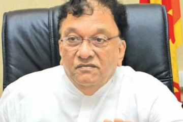 லக்ஷ்மன் கிரியெல்லவின் பிரசார அலுவலகத்தை அகற்றிய  மேயர்