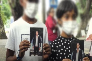 கடத்தப்பட்டு காணாமலாக்கப்பட்ட தனது தந்தையை தேடி அலையும் குழந்தைகள் (VIDEO)