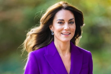 இளவரசி கேட் தொடர்பில் தனியுரிமை மீறல்: மூன்று பேர் பணியிடை நீக்கம்