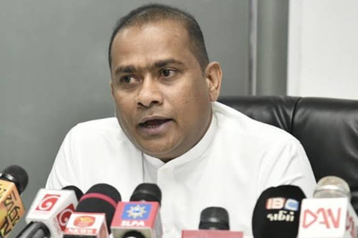 கொலை குற்றச்சாட்டு! முன்னாள் அமைச்சர் உள்ளிட்ட மூவருக்கு வெளிநாட்டு பயணத் தடை | Foreign Travel Ban Imposed On Ex Minister