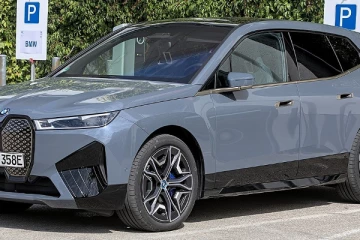 ‘’ பாரு பாரு கலர பாரு ‘’  - 'BMW' கொண்டு வந்த அசத்தல் 'TECHNOLOGY'