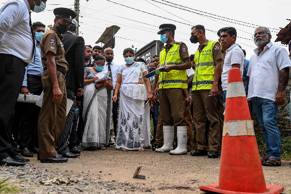 றம்புக்கணவில் முச்சக்கர வண்டிக்கு தீ வைத்த காவல் துறையினர் : நபரொருவர் நேரடி சாட்சியம் - ஐபிசி தமிழ்