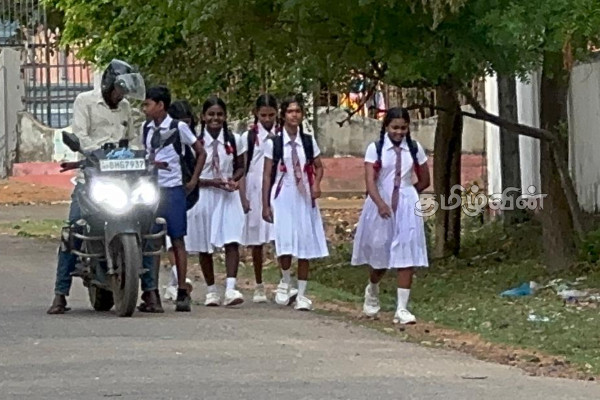 பூரண கதவடைப்பு போராட்டம்! முல்லைத்தீவில் ஆரம்பமான கற்றல் நடவடிக்கைகள் | School Re Open In Hartal Day