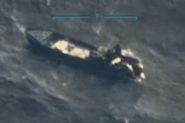 போதைப்பொருள் கடத்தி வந்த 3 படகுகள் மீது அமெரிக்கா தாக்குதல்; 8 பேர் உயிரிழப்பு | The Us Attacked 3 Boats Carrying Drugs போதைப்பொருள் கடத்தி வந்த 3 படகுகள் மீது அமெரிக்கா தாக்குதல்; 8 பேர் உயிரிழப்பு | The Us Attacked 3 Boats Carrying Drugs