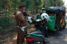 விபத்துக்குள்ளான முச்சக்கர வண்டி! கர்ப்பிணித்தாய்க்கு ஏற்பட்ட நிலை