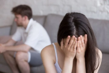 முன்னாள் காதலனுடன் ஒரு இரவு; மனைவி கடைசி ஆசை - தவித்த கணவன்!