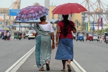 மூன்று நாட்களாக ஆடையின்றி திரிந்த பெண்!